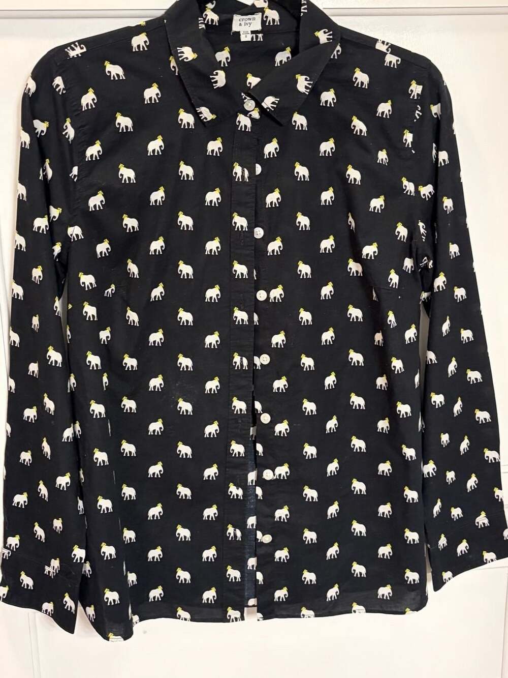 Crown & Ivy Elephant Crown Print Button Down Shirt Size Small Preppy